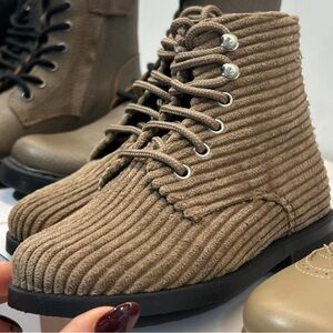 Don Louis size 29 corduroy booties